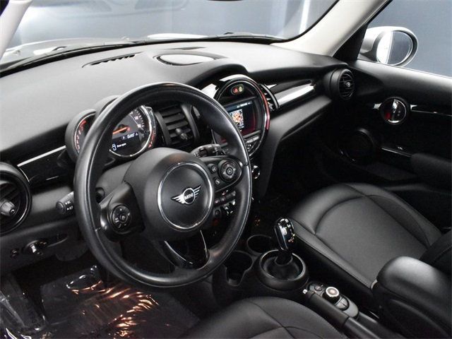 2021 Mini Cooper Hardtop 4 Door Signature photo 4