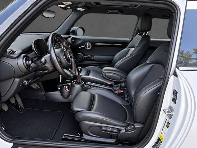 2021 MINI Cooper S Hardtop 2 Door CLEAN CARFAX, 6-SPD MANUAL, SIGNATURE TRIM, PAN SUNROOF, NAVI - 23085067 - 4