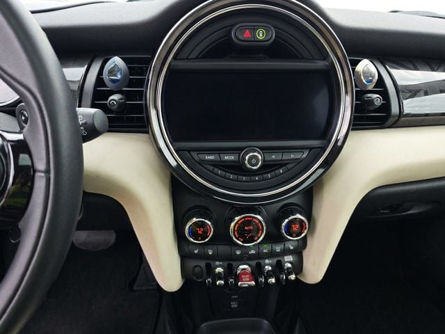 2021 MINI Cooper S Hardtop 4 Door CLEAN CARFAX, ICONIC TRIM, PAN SUNROOF, NAVIGATION, HEATED SEATS - 23011401 - 7