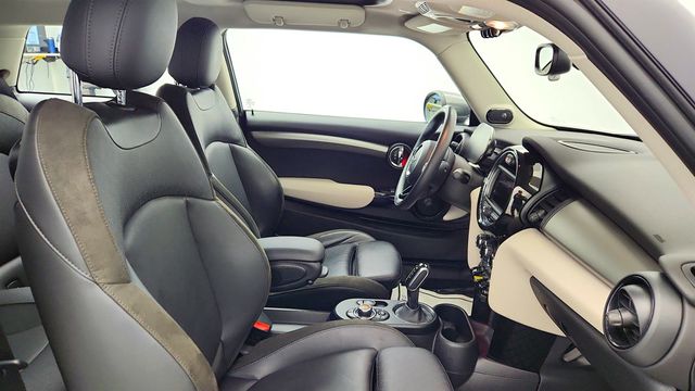 2021 MINI Cooper SE Hardtop 2 Door Signature Plus w/ Navigation - 23004871 - 22