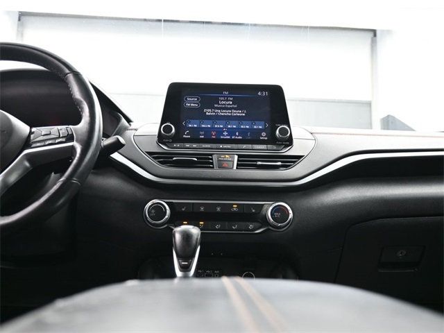 2021 Nissan Altima 2.0 SR Sedan - 22930322 - 13