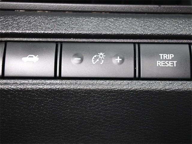 2021 Nissan Altima 2.0 SR Sedan - 22930322 - 25