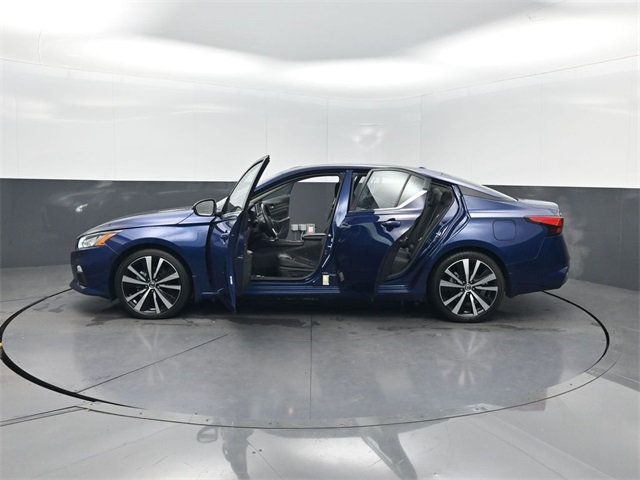 2021 Nissan Altima 2.0 SR Sedan - 22930322 - 35