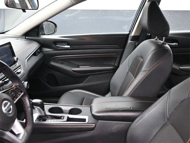2021 Nissan Altima 2.0 SR Sedan - 22930322 - 5