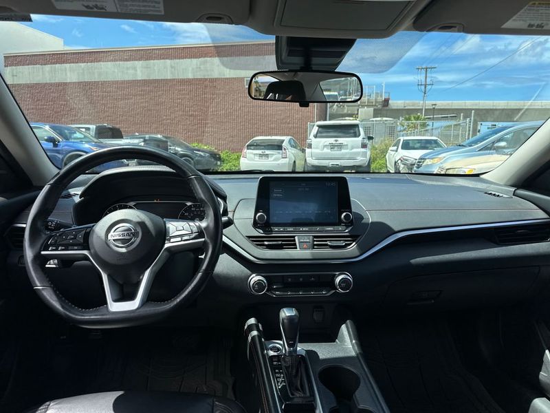 2021 Nissan Altima 2.5 SR Sedan - 23048317 - 13