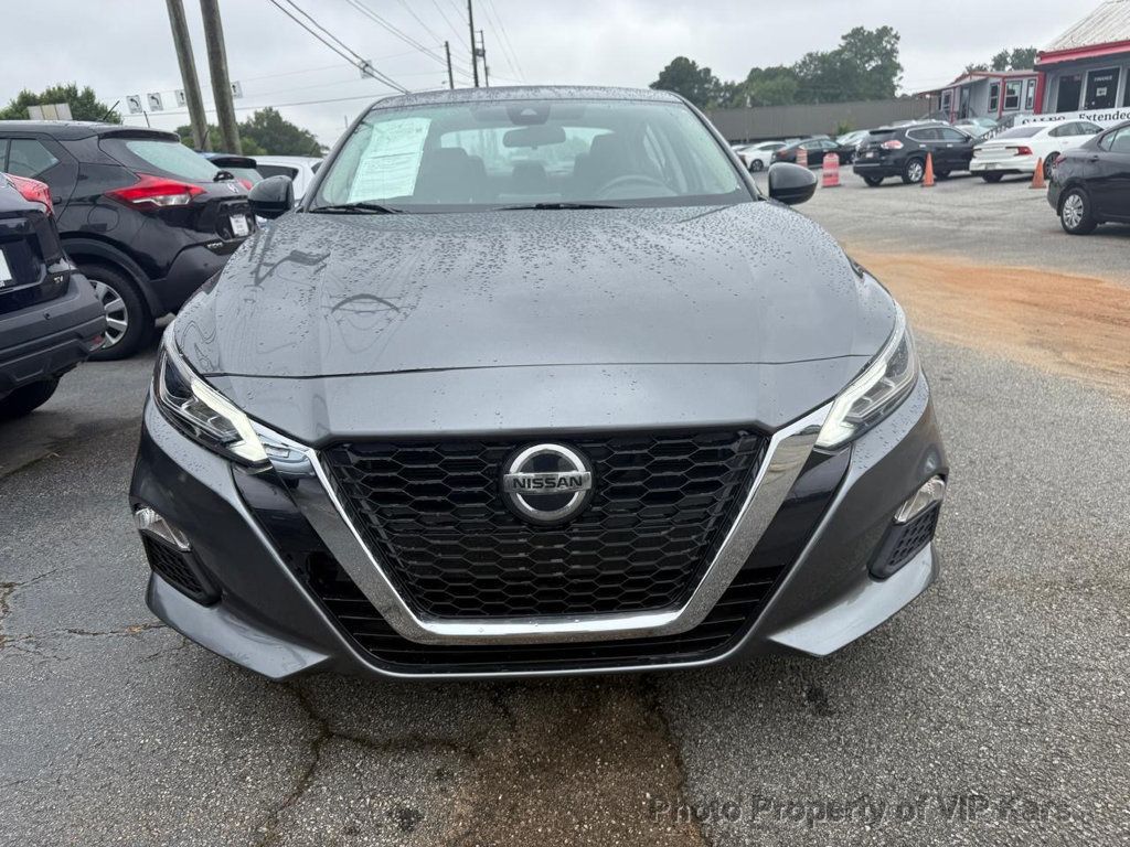 2021 Nissan Altima 2.5 SR photo 3