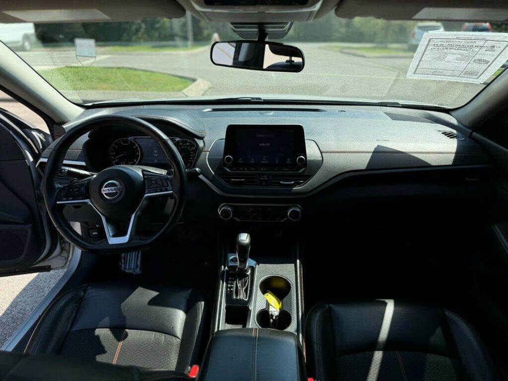 2021 Nissan Altima SR photo 14