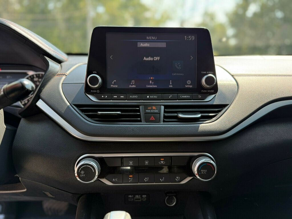 2021 Nissan Altima SR photo 15