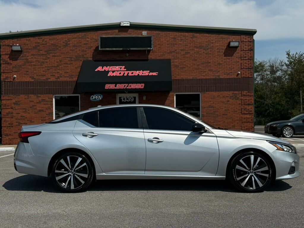 2021 Nissan Altima SR photo 2