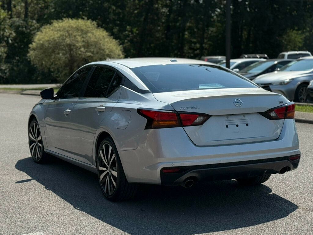2021 Nissan Altima SR photo 5