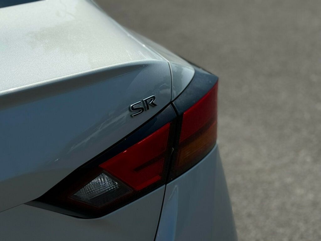 2021 Nissan Altima 2.5 SR Sedan - 22917219 - 5