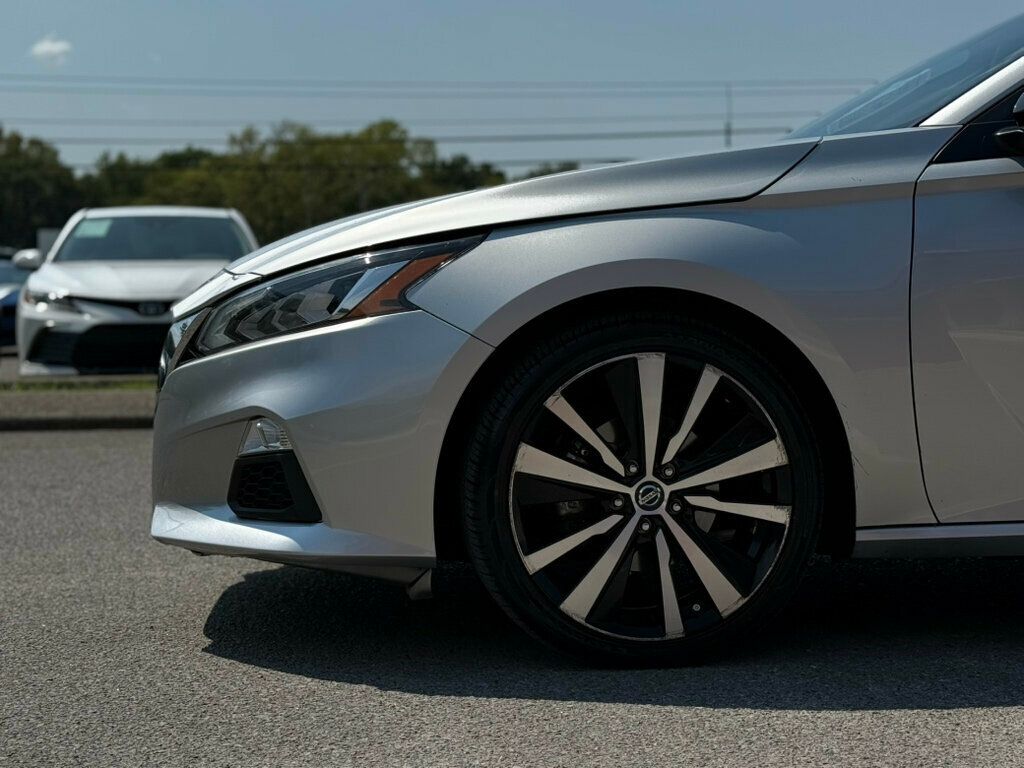 2021 Nissan Altima SR photo 7