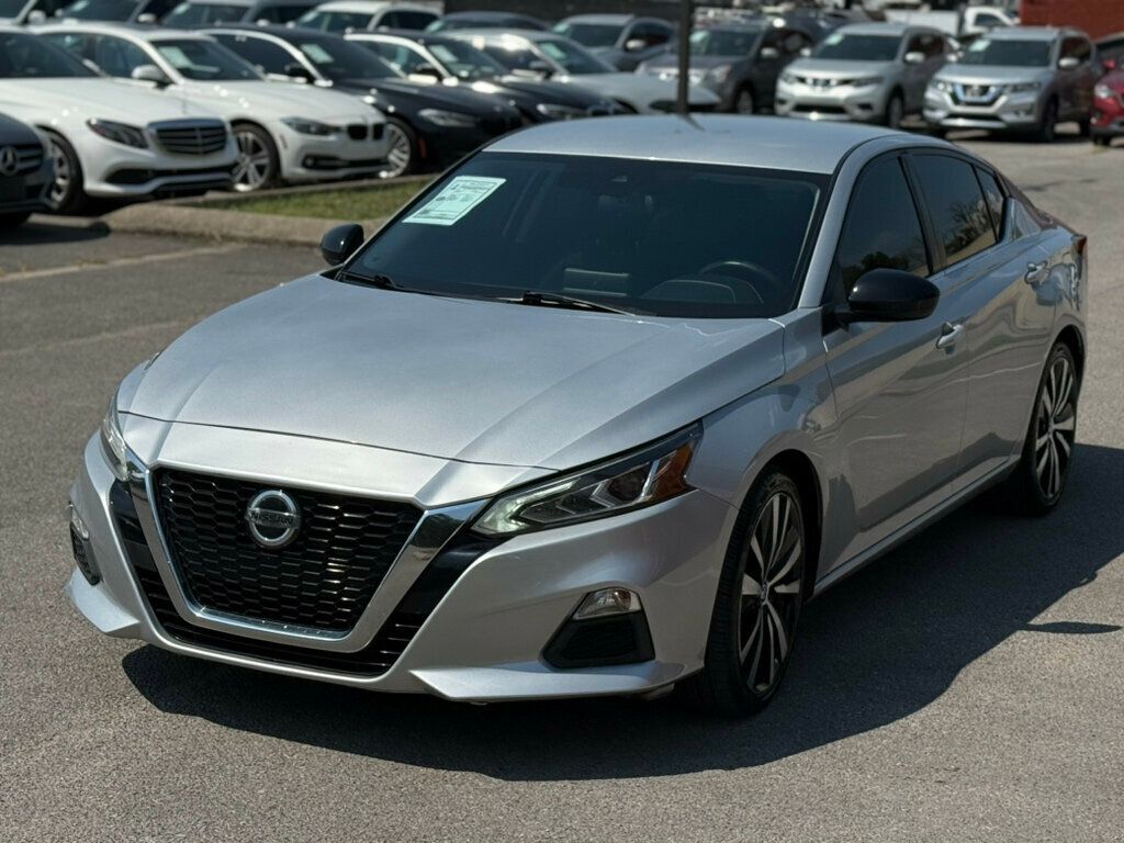 2021 Nissan Altima SR photo 8