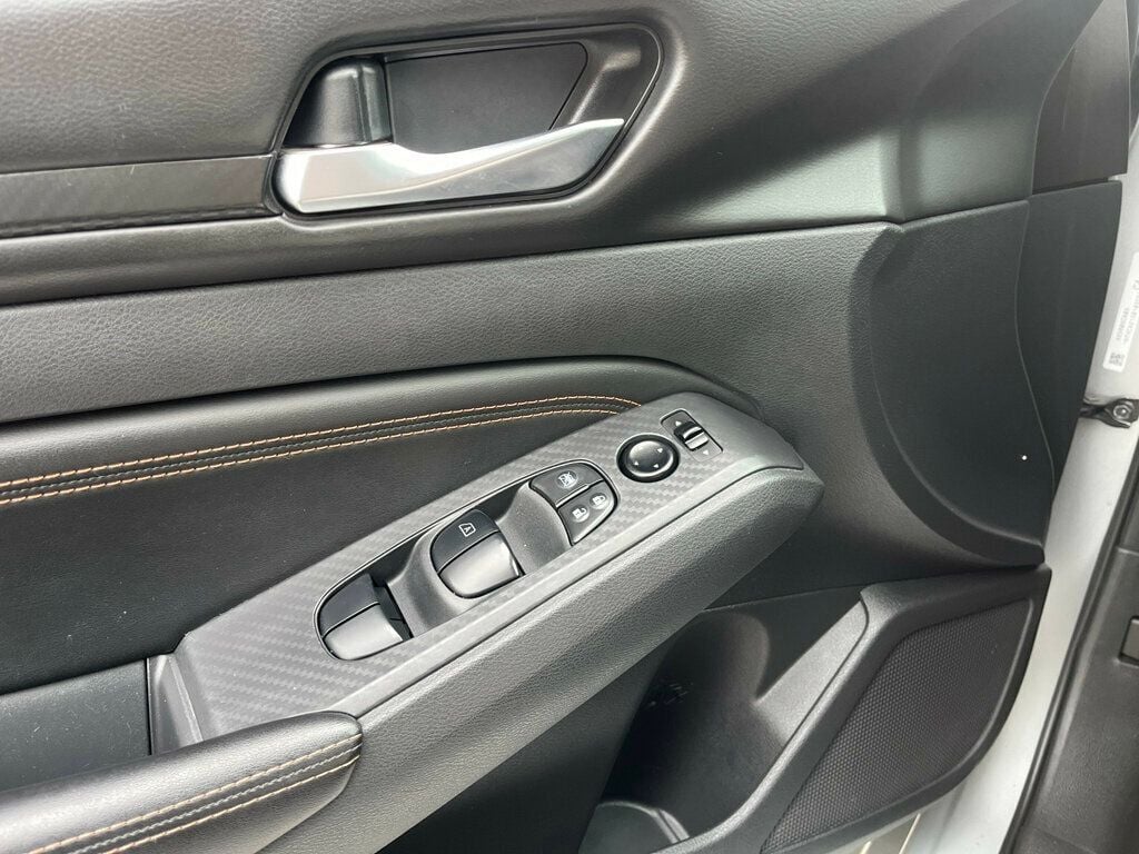 2021 Nissan Altima 2.5 SR Sedan - 22981312 - 17