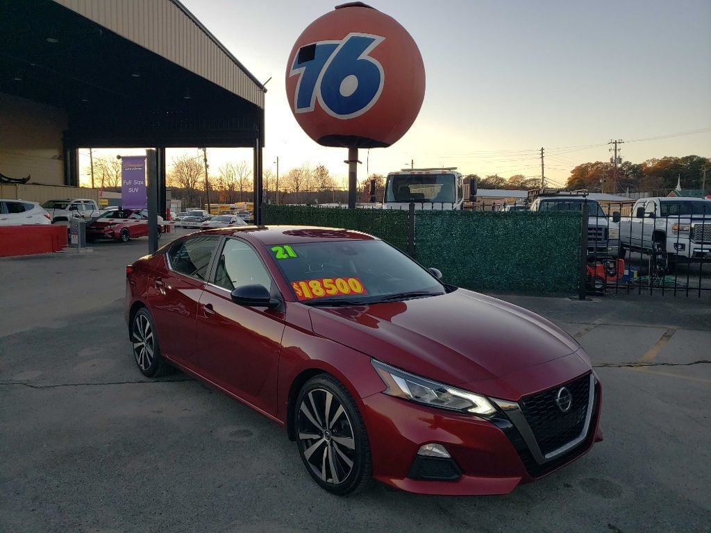 2021 Nissan Altima SR photo 1