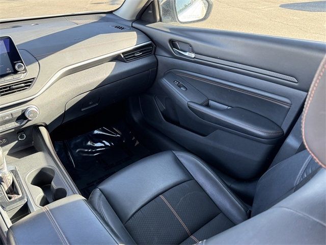 2021 Nissan Altima 2.5 SR Sedan - 22703423 - 25