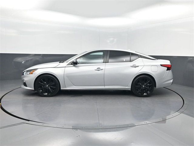 2021 Nissan Altima 2.5 SR photo 2