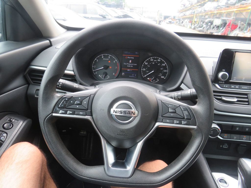 2021 Nissan Altima 2.5 photo 11