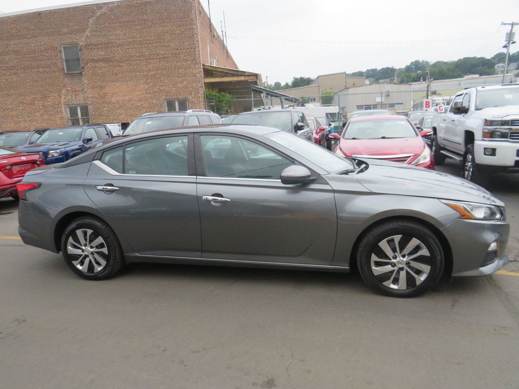2021 Nissan Altima 2.5 photo 4
