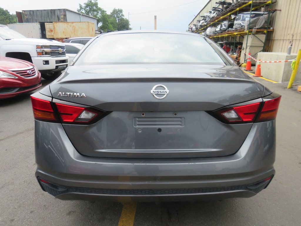 2021 Nissan Altima 2.5 photo 6