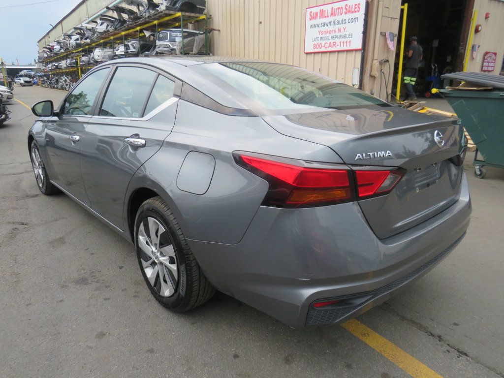 2021 Nissan Altima 2.5 photo 7