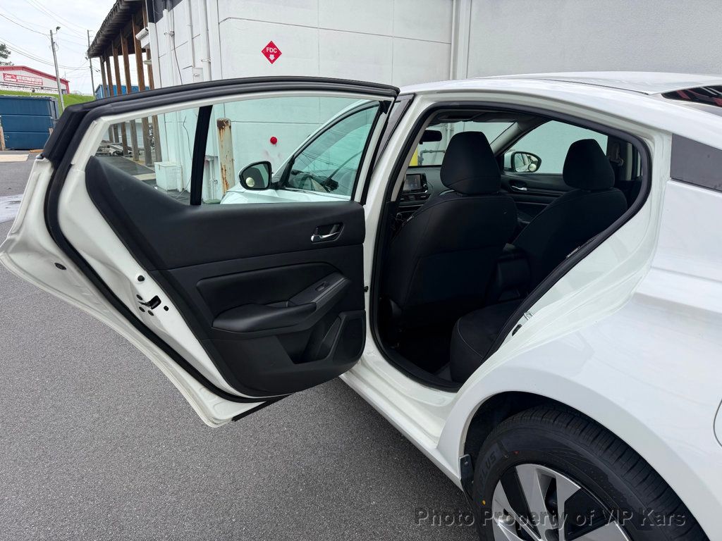 2021 Nissan Altima 2.5 S Sedan - 23045682 - 11