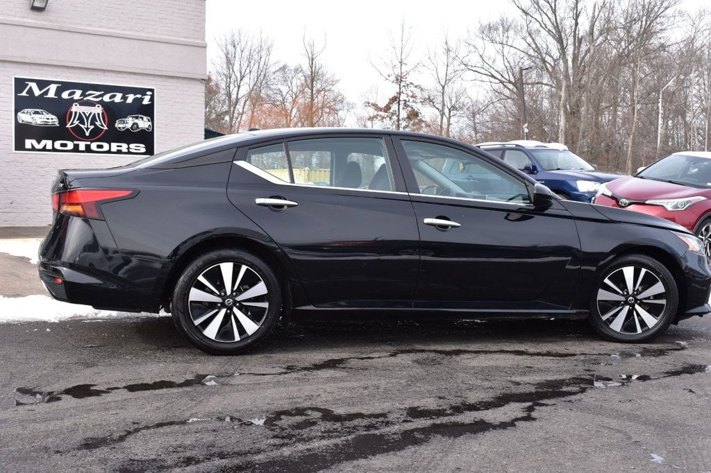 2021 Nissan Altima 2.5 SV Sedan - 22741467 - 3