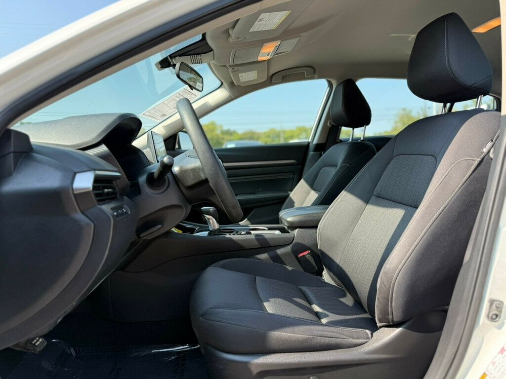2021 Nissan Altima 2.5 SV photo 10