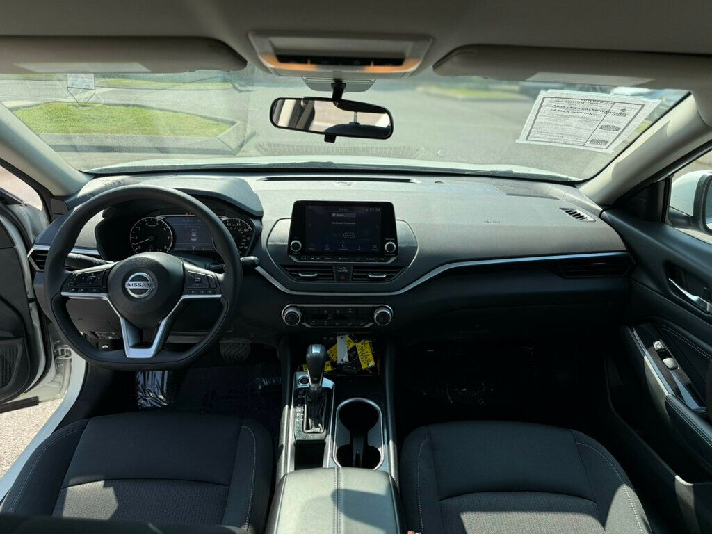 2021 Nissan Altima 2.5 SV photo 12