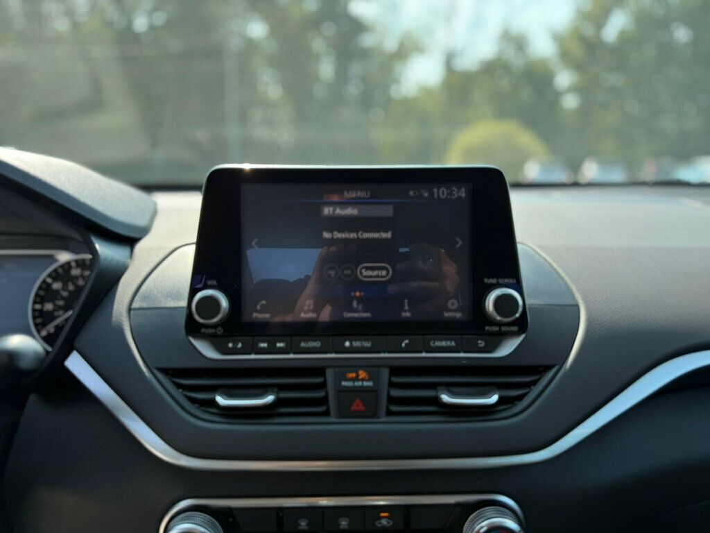 2021 Nissan Altima 2.5 SV photo 13