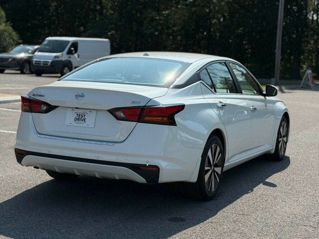 2021 Nissan Altima 2.5 SV photo 2