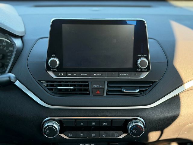 2021 Nissan Altima 2.5 SV Sedan - 22962102 - 21