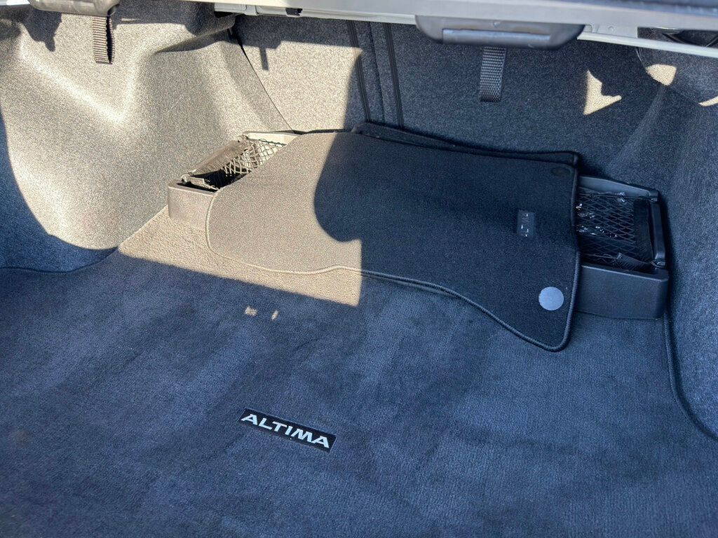 2021 Nissan Altima 2.5 SV Sedan - 22962102 - 24