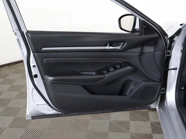 2021 Nissan Altima 2.5 SV Sedan - 23027802 - 18