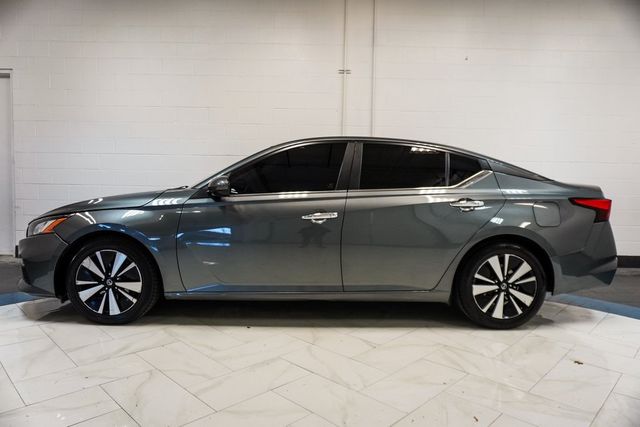 2021 Nissan Altima 2.5 SV Sedan - 22951683 - 31