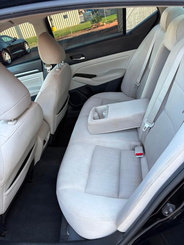 2021 Nissan Altima 2.5 SV Sedan - 23030791 - 8