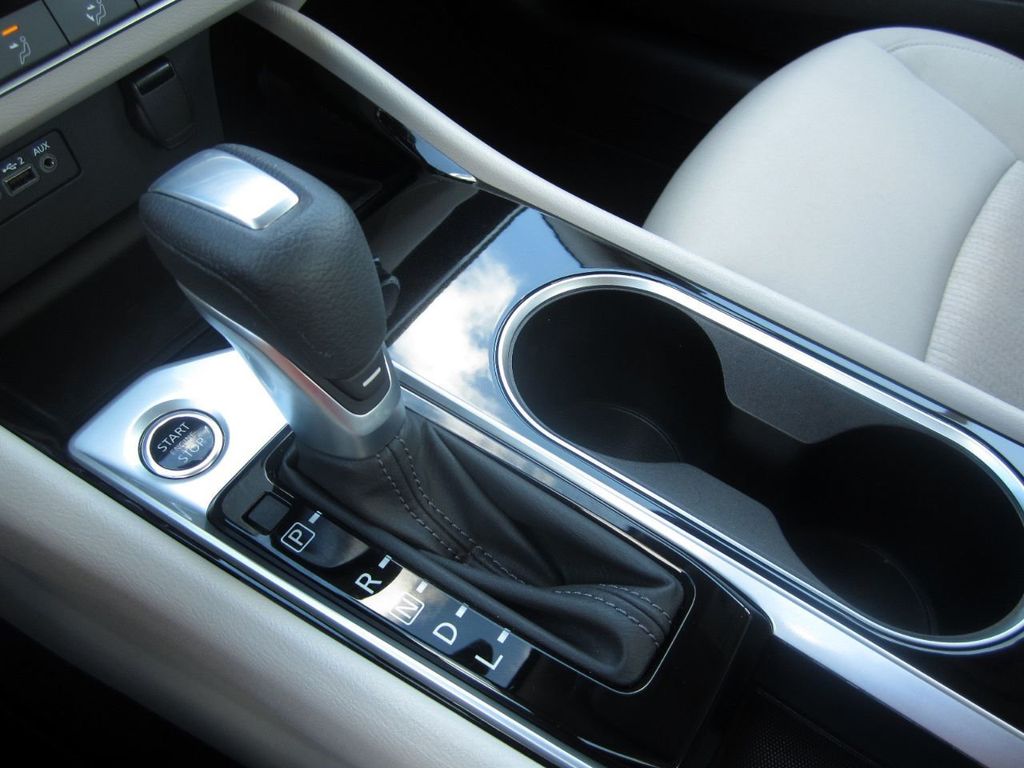 2021 Nissan Altima 2.5 SV photo 10