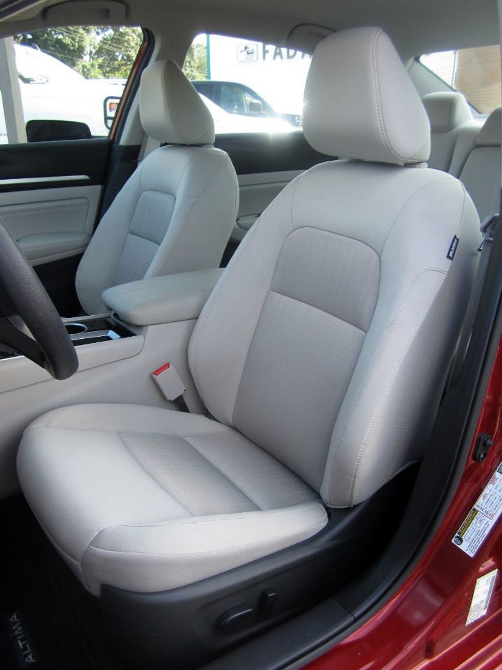 2021 Nissan Altima 2.5 SV photo 13