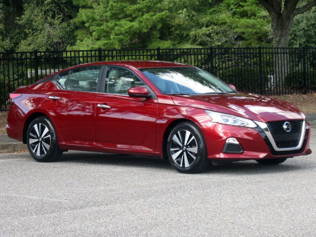 2021 Nissan Altima 2.5 SV photo 2