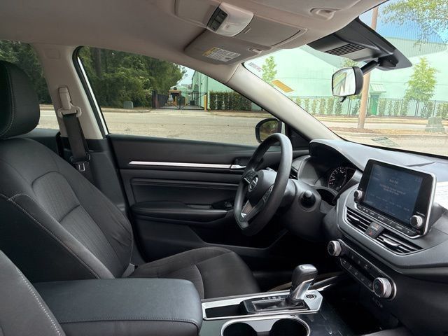 2021 Nissan Altima 2.5 SV Sedan - 23015458 - 21