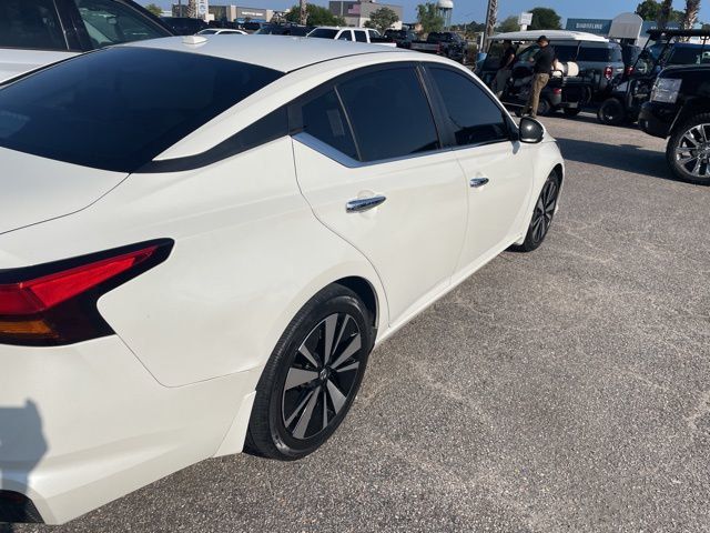 2021 Nissan Altima 2.5 SV Sedan - 23015458 - 4