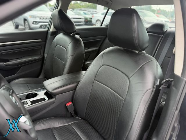 2021 Nissan Altima 2.5 SV Sedan 4D - 23068515 - 13