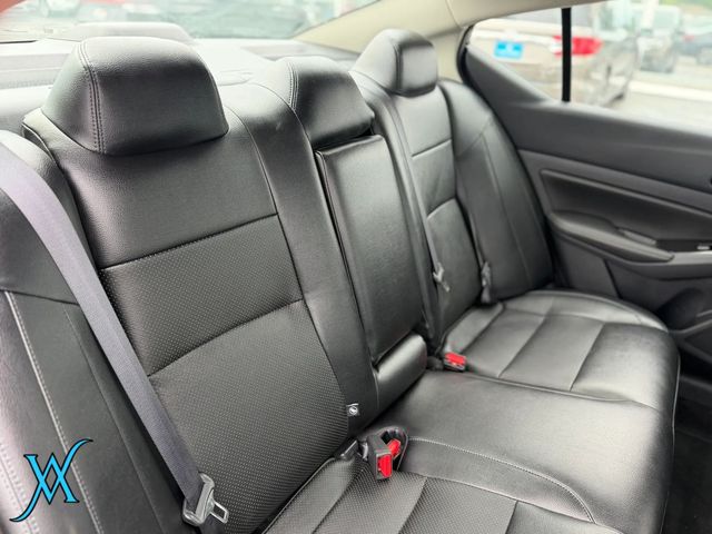 2021 Nissan Altima 2.5 SV Sedan 4D - 23068515 - 19