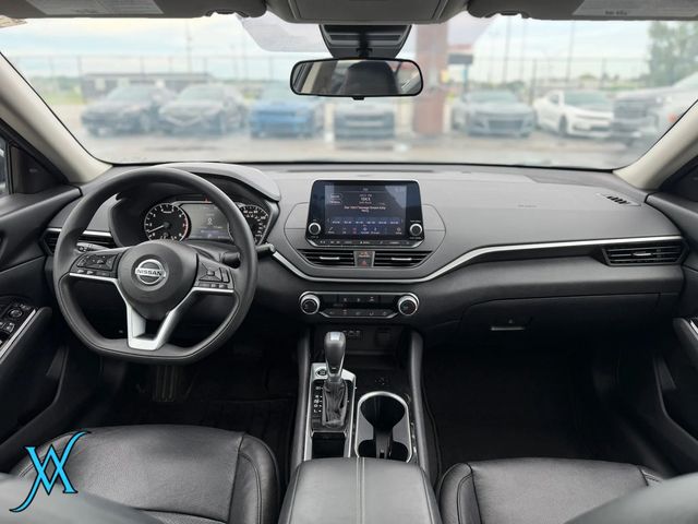 2021 Nissan Altima 2.5 SV Sedan 4D - 23068515 - 25