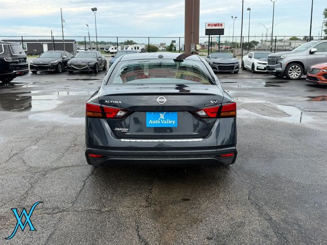 2021 Nissan Altima 2.5 SV Sedan 4D - 23068515 - 5
