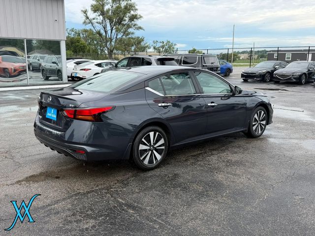 2021 Nissan Altima 2.5 SV Sedan 4D - 23068515 - 6