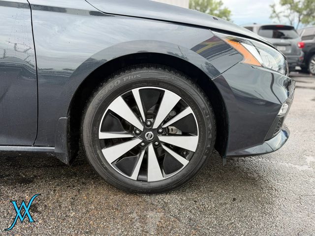 2021 Nissan Altima 2.5 SV Sedan 4D - 23068515 - 8
