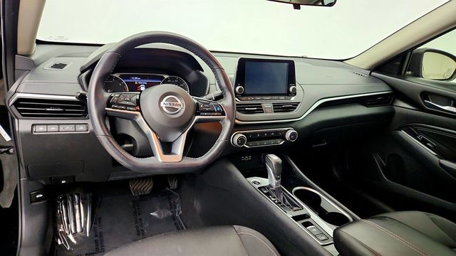 2021 Nissan Altima 2.5 SV Sedan w/ Premium Package - 23040980 - 12