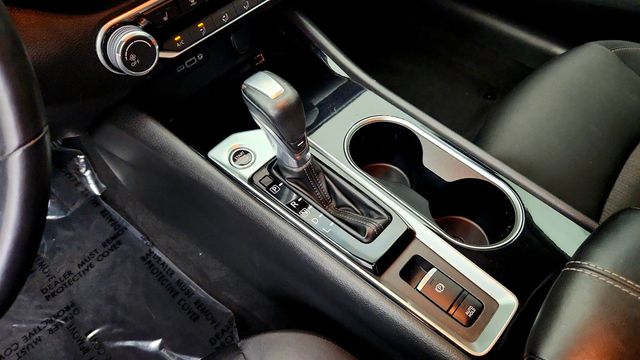 2021 Nissan Altima 2.5 SV Sedan w/ Premium Package - 23040980 - 17