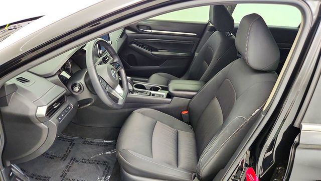 2021 Nissan Altima 2.5 SV Sedan w/ Premium Package - 23040980 - 20